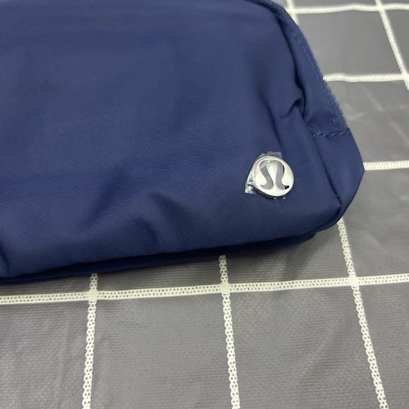 lululemon athletica Dark Blue Toiletry Bag - Picture 2 of 5